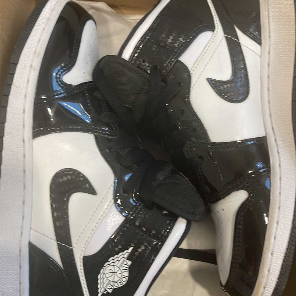 Jordan 1 Mid Black White Patent Leather